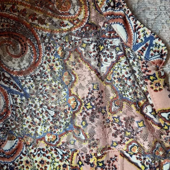 Ava & Grace sleeveless top. Size XL - Picture 2 of 4